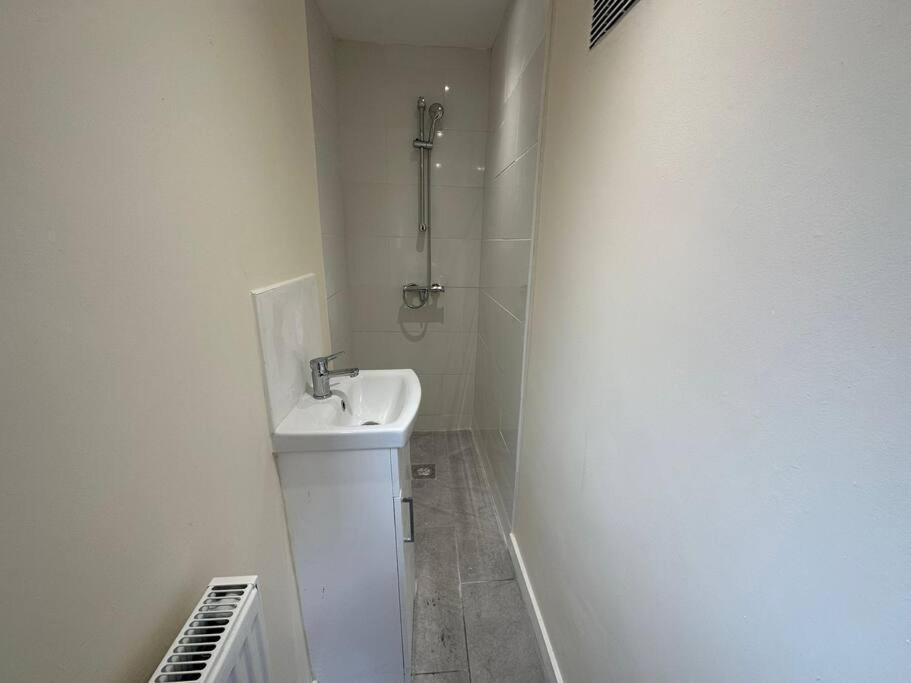Big 3 Bedroom London House With 2 Bathroom プラムステッド エクステリア 写真