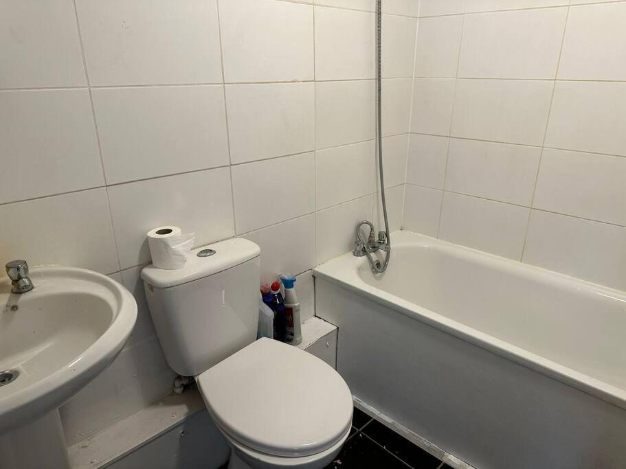 Big 3 Bedroom London House With 2 Bathroom プラムステッド エクステリア 写真