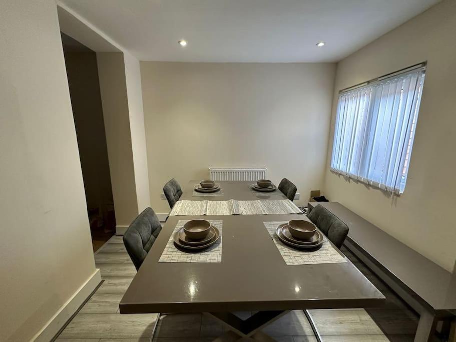Big 3 Bedroom London House With 2 Bathroom プラムステッド エクステリア 写真