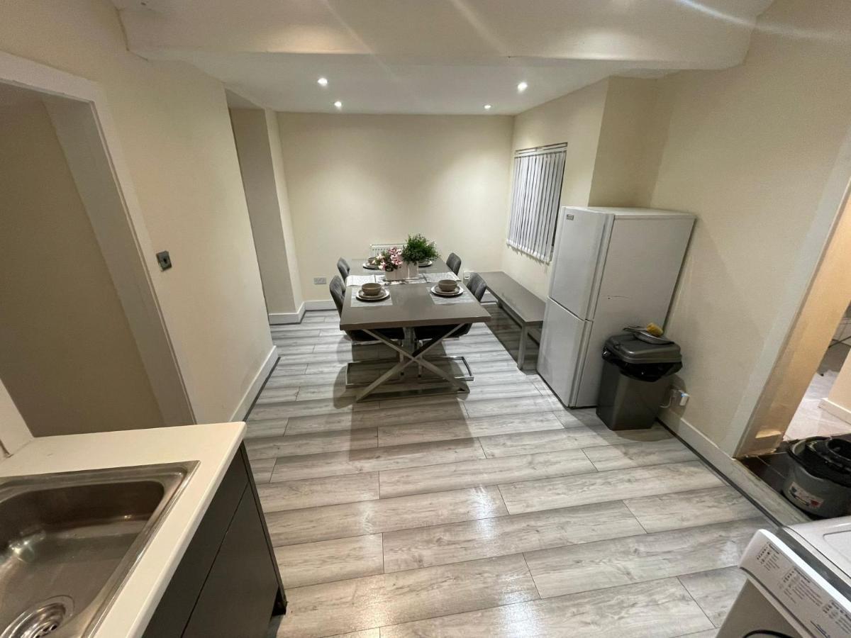Big 3 Bedroom London House With 2 Bathroom プラムステッド エクステリア 写真