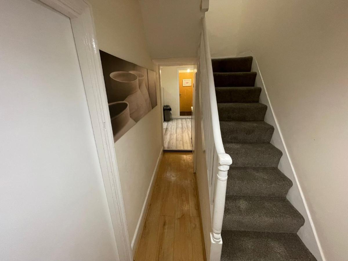 Big 3 Bedroom London House With 2 Bathroom プラムステッド エクステリア 写真