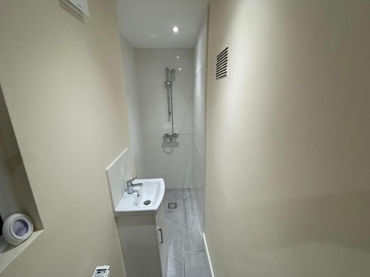 Big 3 Bedroom London House With 2 Bathroom プラムステッド エクステリア 写真