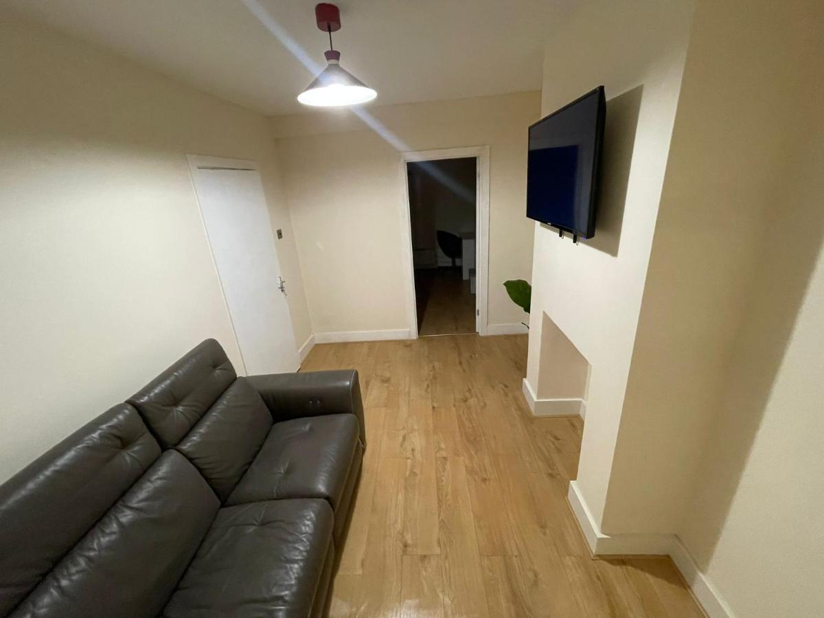 Big 3 Bedroom London House With 2 Bathroom プラムステッド エクステリア 写真